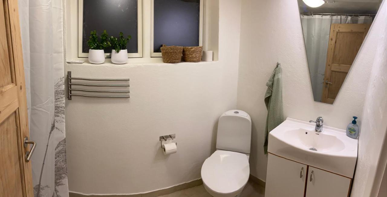 Vaerelse Med Eget Kokken Og Bad Apartment เอสบีเยร์ ภายนอก รูปภาพ