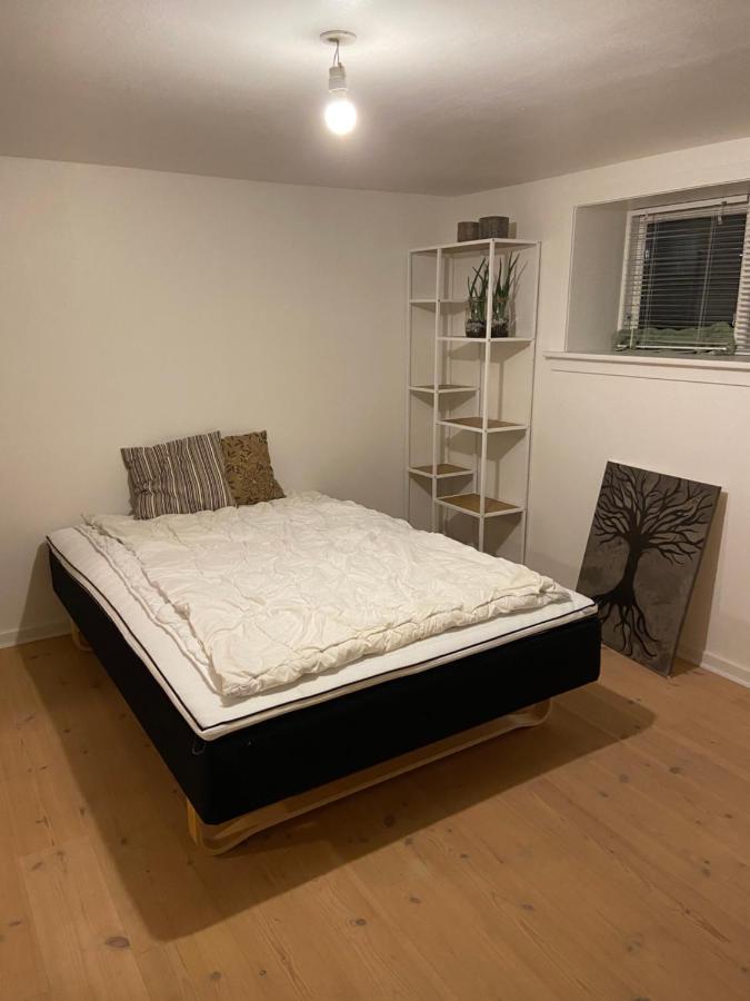 Vaerelse Med Eget Kokken Og Bad Apartment เอสบีเยร์ ภายนอก รูปภาพ
