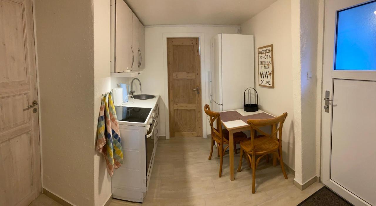 Vaerelse Med Eget Kokken Og Bad Apartment เอสบีเยร์ ภายนอก รูปภาพ